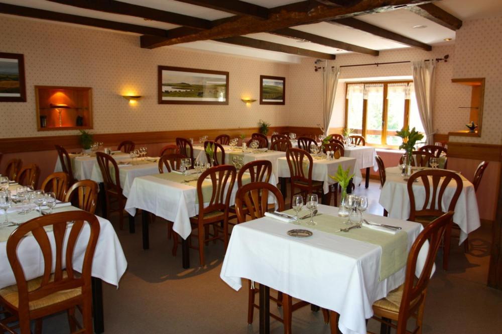 Hotel Des Voyageurs Saint Chely d'Aubrac Bagian luar foto
