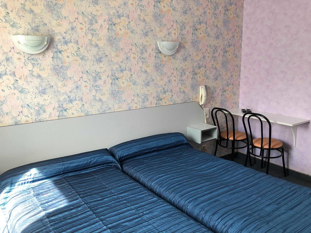Hotel Des Voyageurs Saint Chely d'Aubrac Bagian luar foto