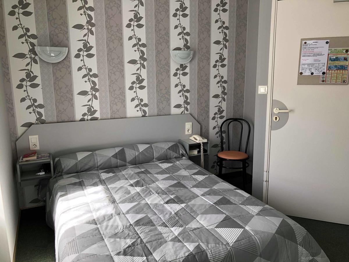 Hotel Des Voyageurs Saint Chely d'Aubrac Bagian luar foto
