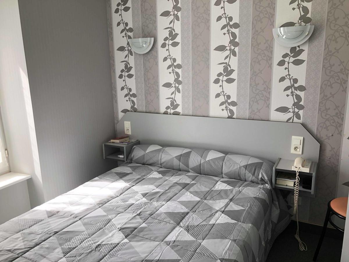 Hotel Des Voyageurs Saint Chely d'Aubrac Bagian luar foto